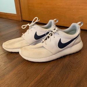 White Nike Roshe With Navy Blue Swoosh